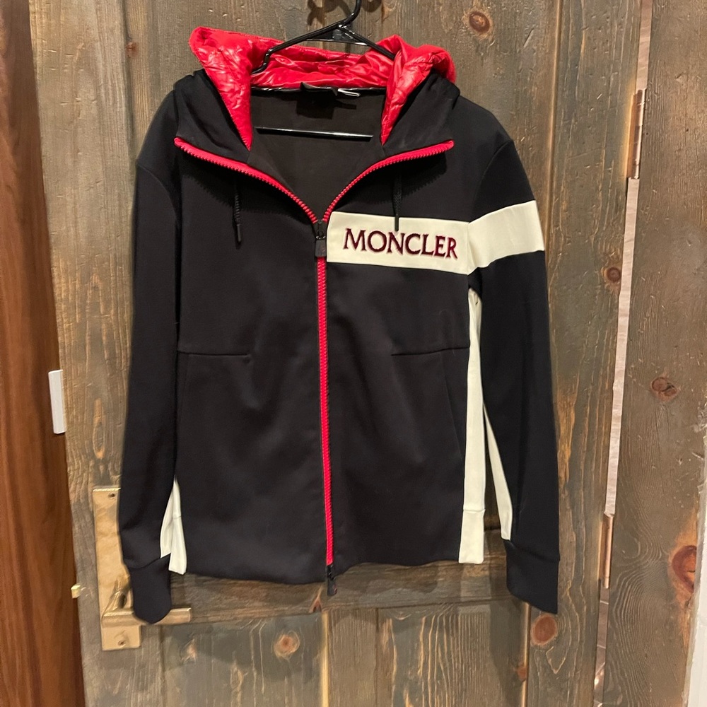 Moncler Authentic  zip up hoodie. Size mens 1 or small/medium Unisex